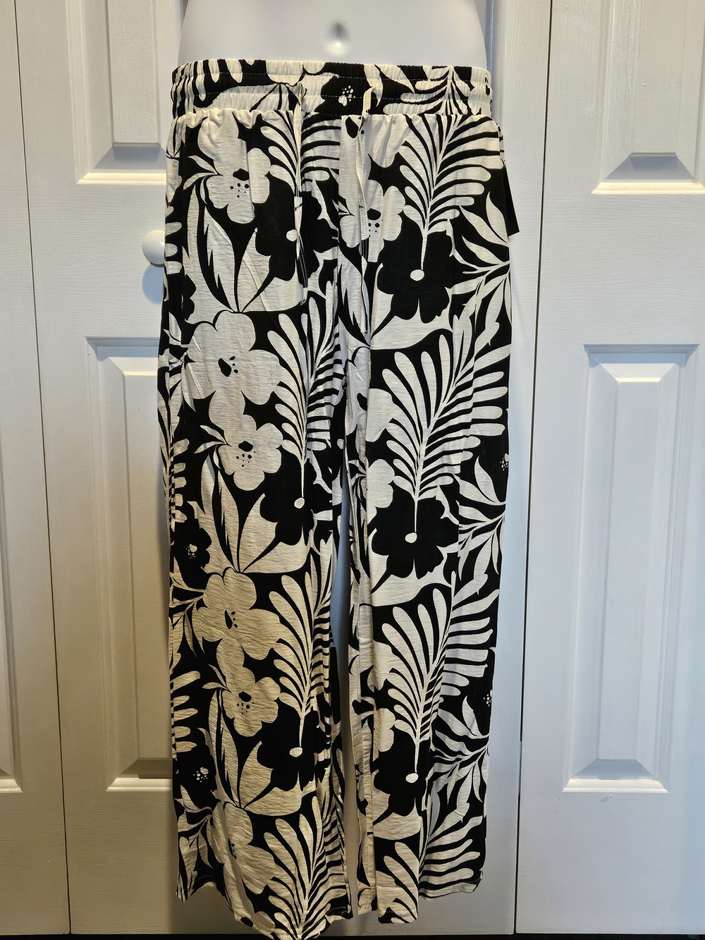 S. Christina Black and White Floral Wide-Leg Pants